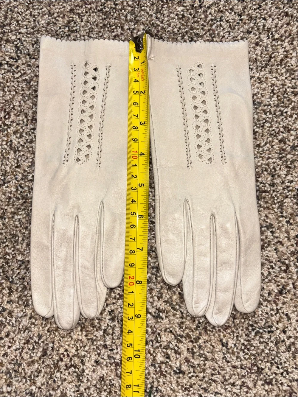 Vintage ivory leather gloves cutout detailing soft 7 1/2 never worn classic